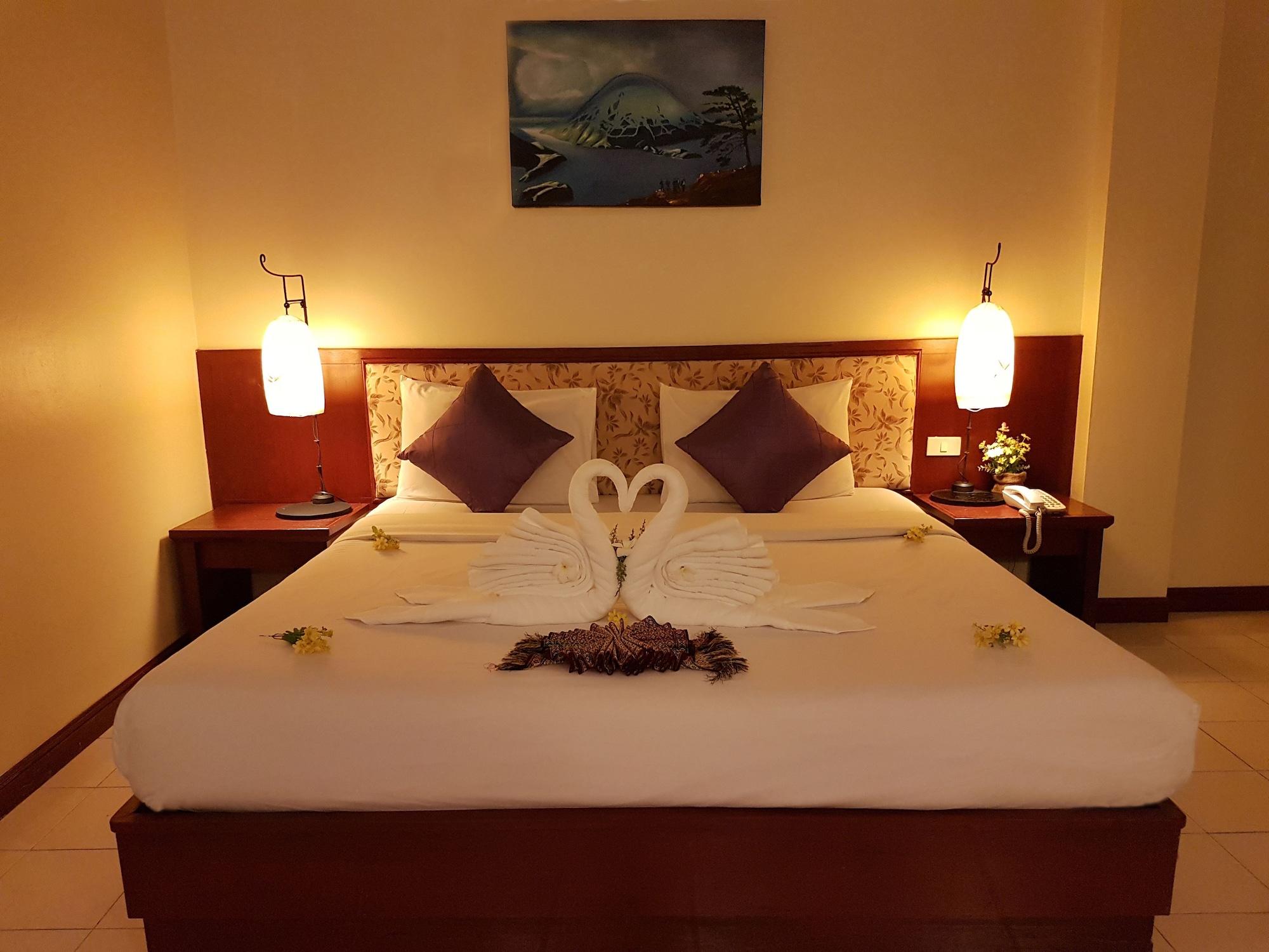 Bauman Ville Hotel Phuket Bagian luar foto