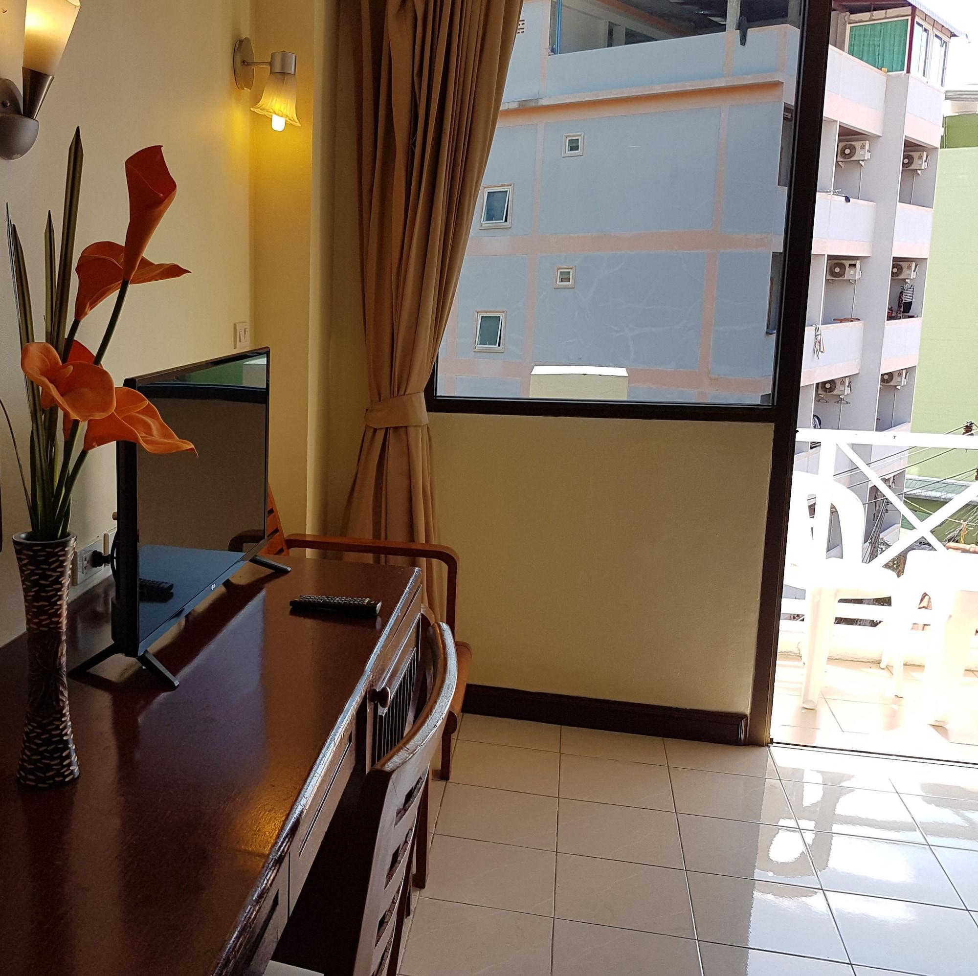 Bauman Ville Hotel Phuket Bagian luar foto