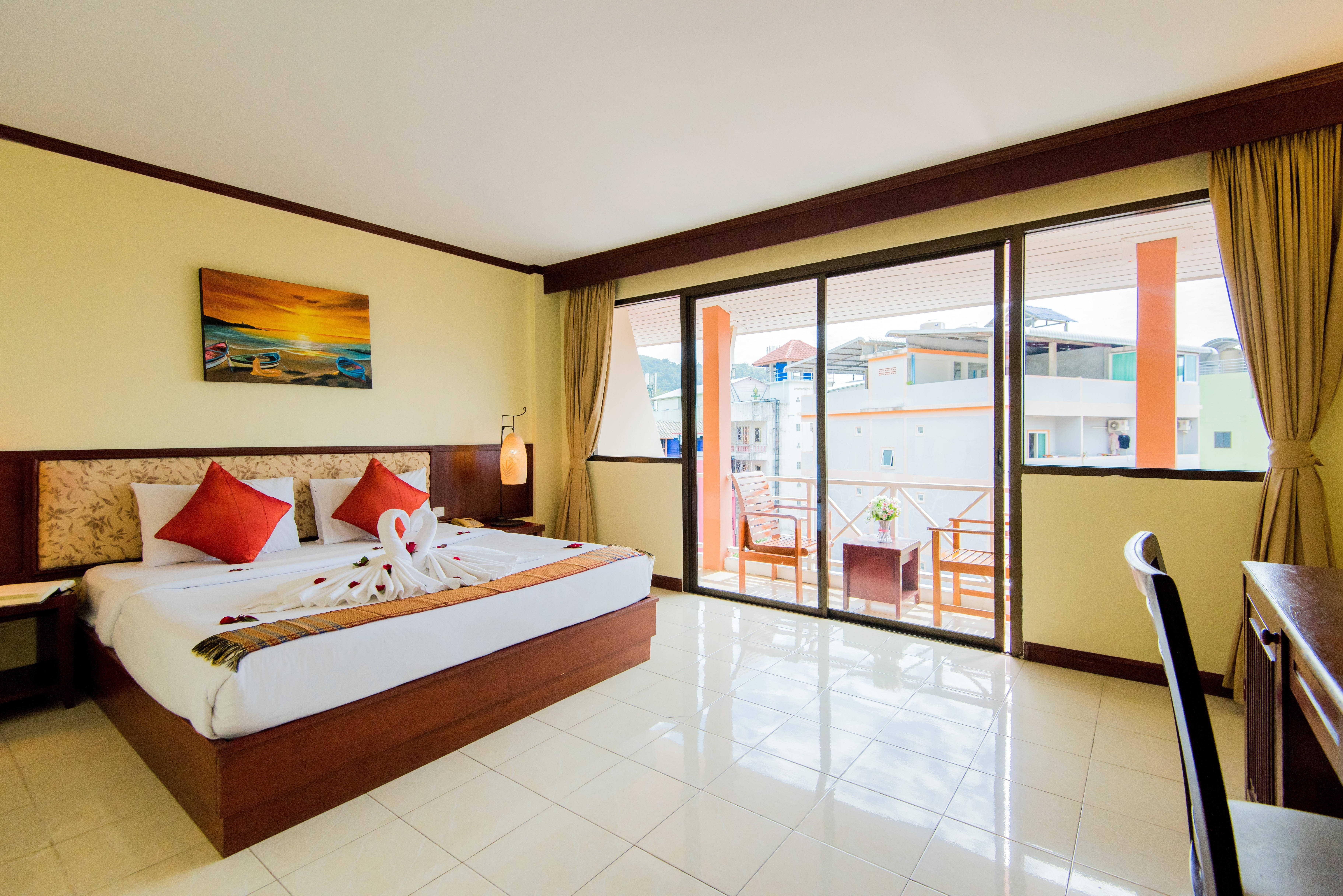 Bauman Ville Hotel Phuket Bagian luar foto