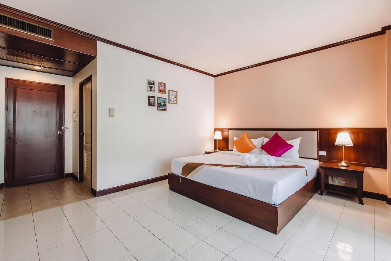 Bauman Ville Hotel Phuket Bagian luar foto