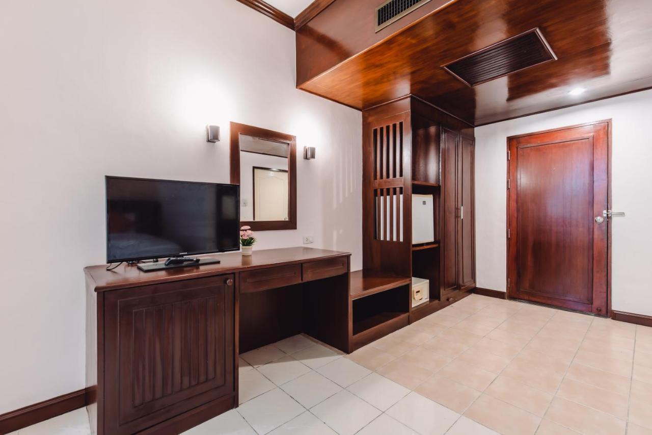 Bauman Ville Hotel Phuket Bagian luar foto
