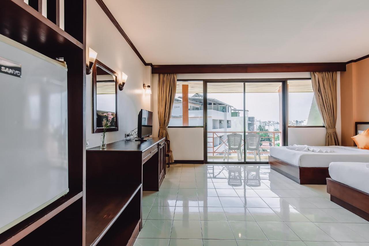 Bauman Ville Hotel Phuket Bagian luar foto