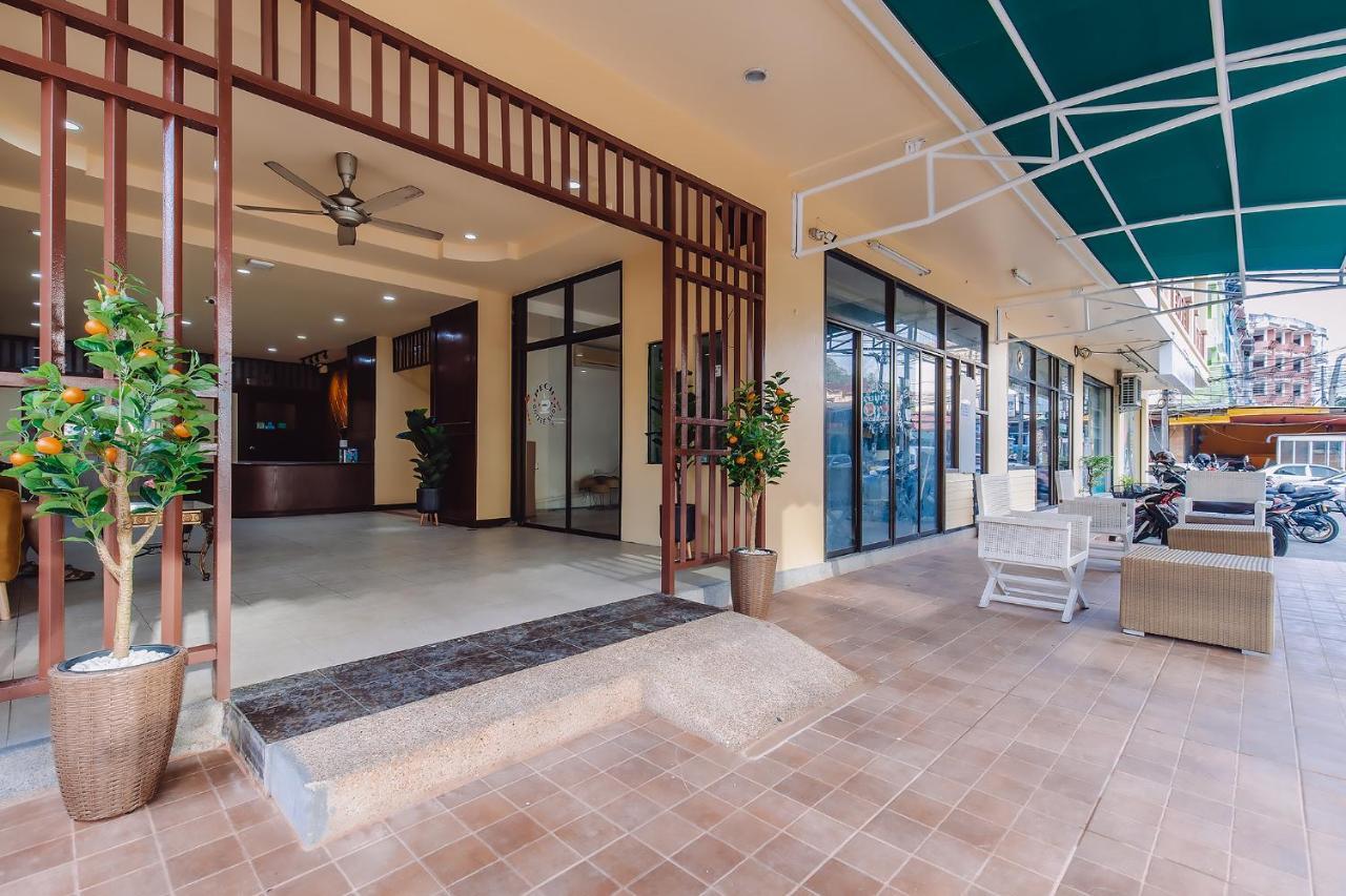 Bauman Ville Hotel Phuket Bagian luar foto