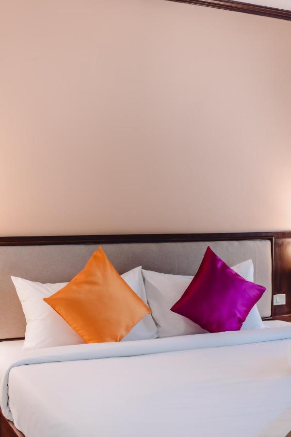 Bauman Ville Hotel Phuket Bagian luar foto