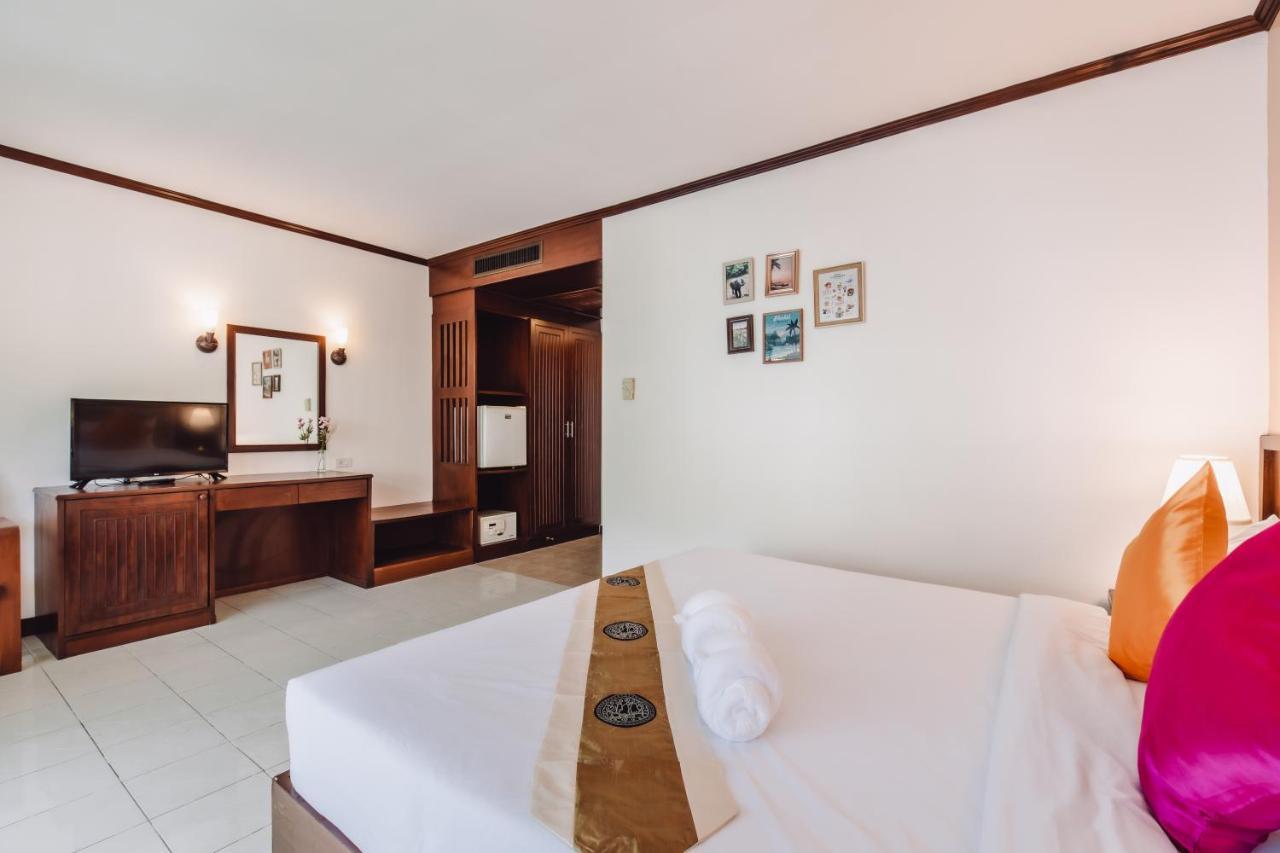 Bauman Ville Hotel Phuket Bagian luar foto