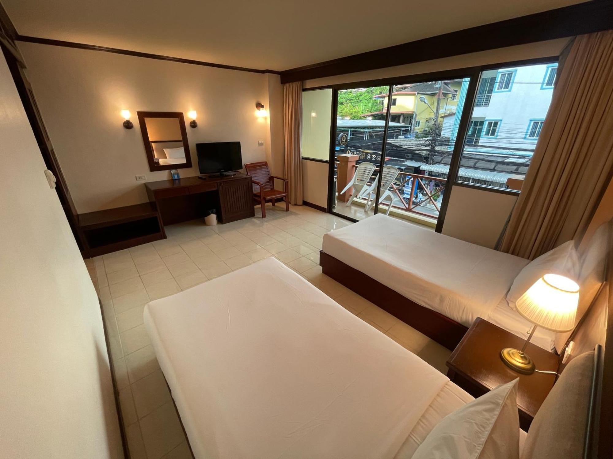 Bauman Ville Hotel Phuket Bagian luar foto
